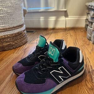 New Balance Black and Green Sneakers